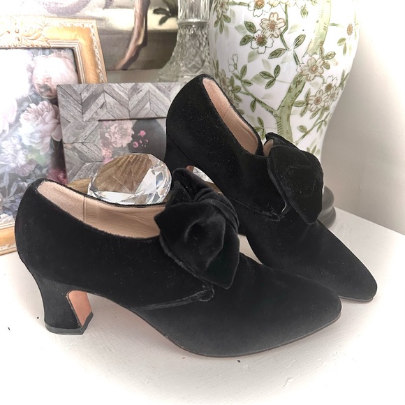 Laura Ashley 90s Vintage Victorian-style Black Velvet Bow Heels Made in Spain - Picture 1 of 10